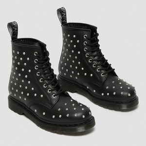 NEW Dr. Martens 1460 Wanama Leather Lace Up Boots in Black Stud Size 9M (10W)